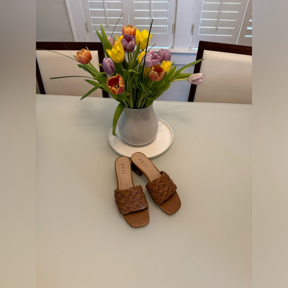 NWOT Able brand Tamera heel leather slides